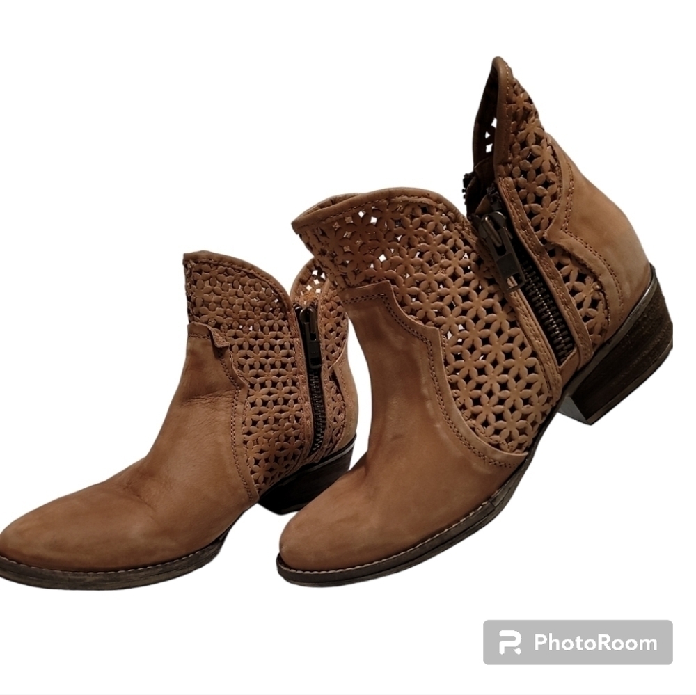Circle G Women's Cutout Booties - Round Toe Tan Leather 10M Side Zip